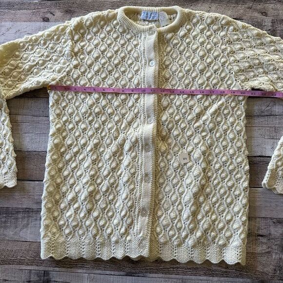 Vintage Mid Century 1960s Jolie Knitwear Popcorn Knit Acrylic Button Up Cardigan - Picture 4 of 6